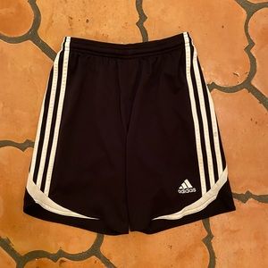 Youth M Adidas shorts